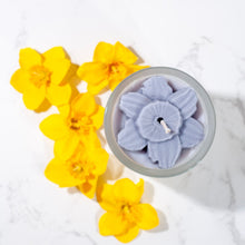 Load image into Gallery viewer, Daffodil Flower Top Candle - Eco-Friendly
