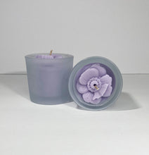 Load image into Gallery viewer, Poppy Flower Top Candle - Eco-Friendly
