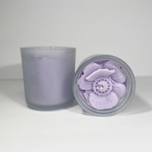 Load image into Gallery viewer, Poppy Flower Top Candle - Eco-Friendly
